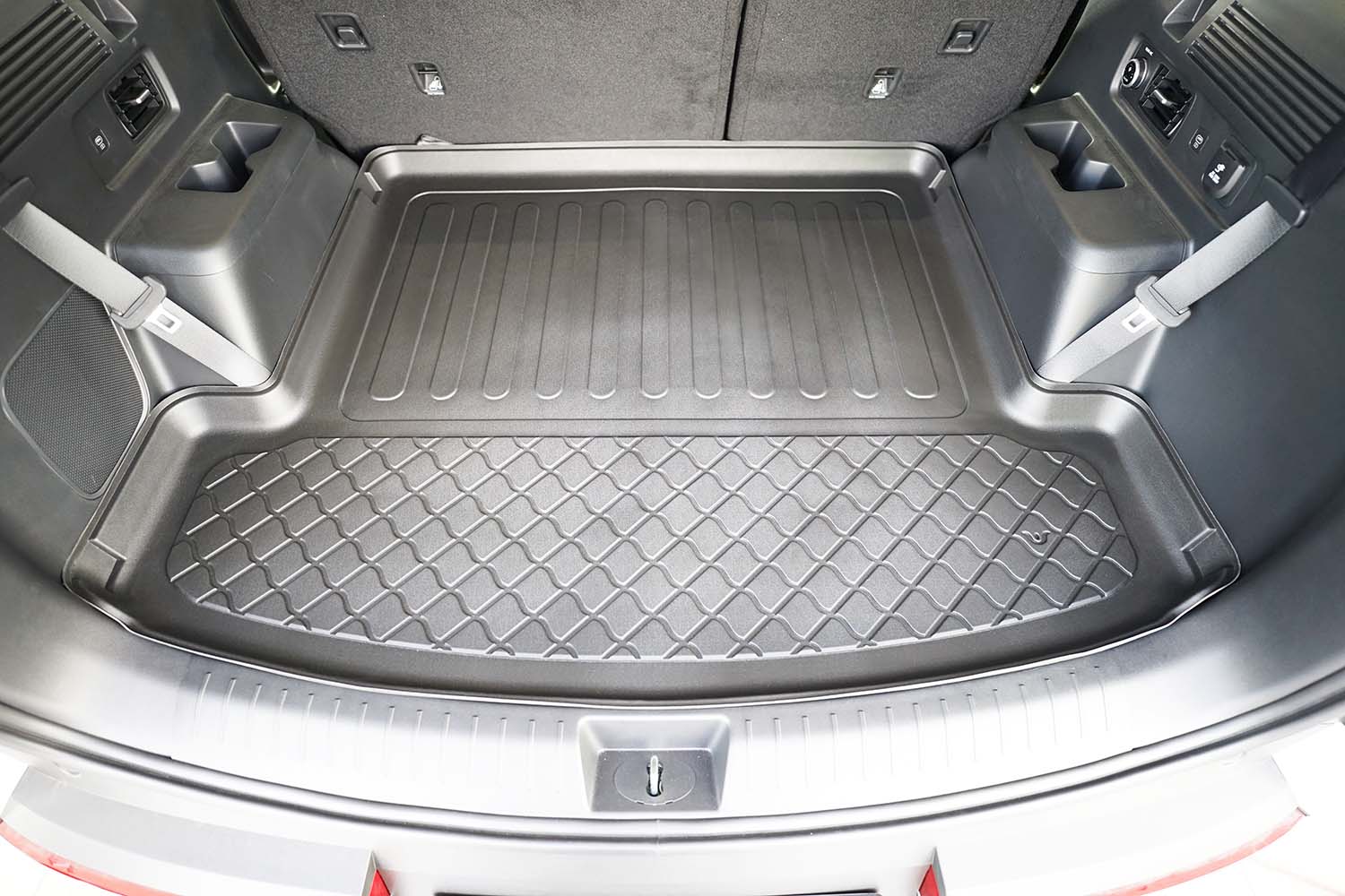 Tavite portbagaj Hyundai Santa Fe V (MX5) HEV, caroserie suv, an fabricatie 07.2024 - prezent, 7 locuri, rand 3 culcat | 194228GRD