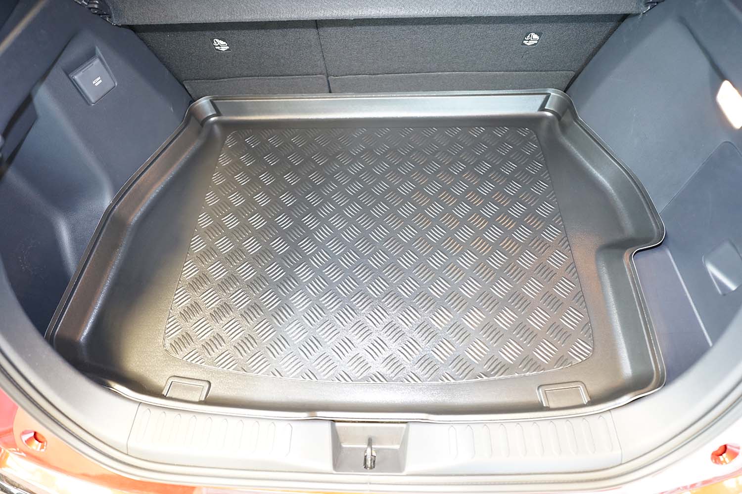 Tavite portbagaj Toyota C-HR PHEV, caroserie suv, an fabricatie 10.2023 - prezent, cu/fara subwoofer | 194286BSC