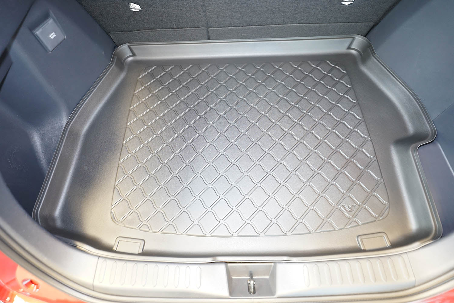 Tavite portbagaj Toyota C-HR PHEV, caroserie suv, an fabricatie 10.2023 - prezent, cu/fara subwoofer | 194286GRD