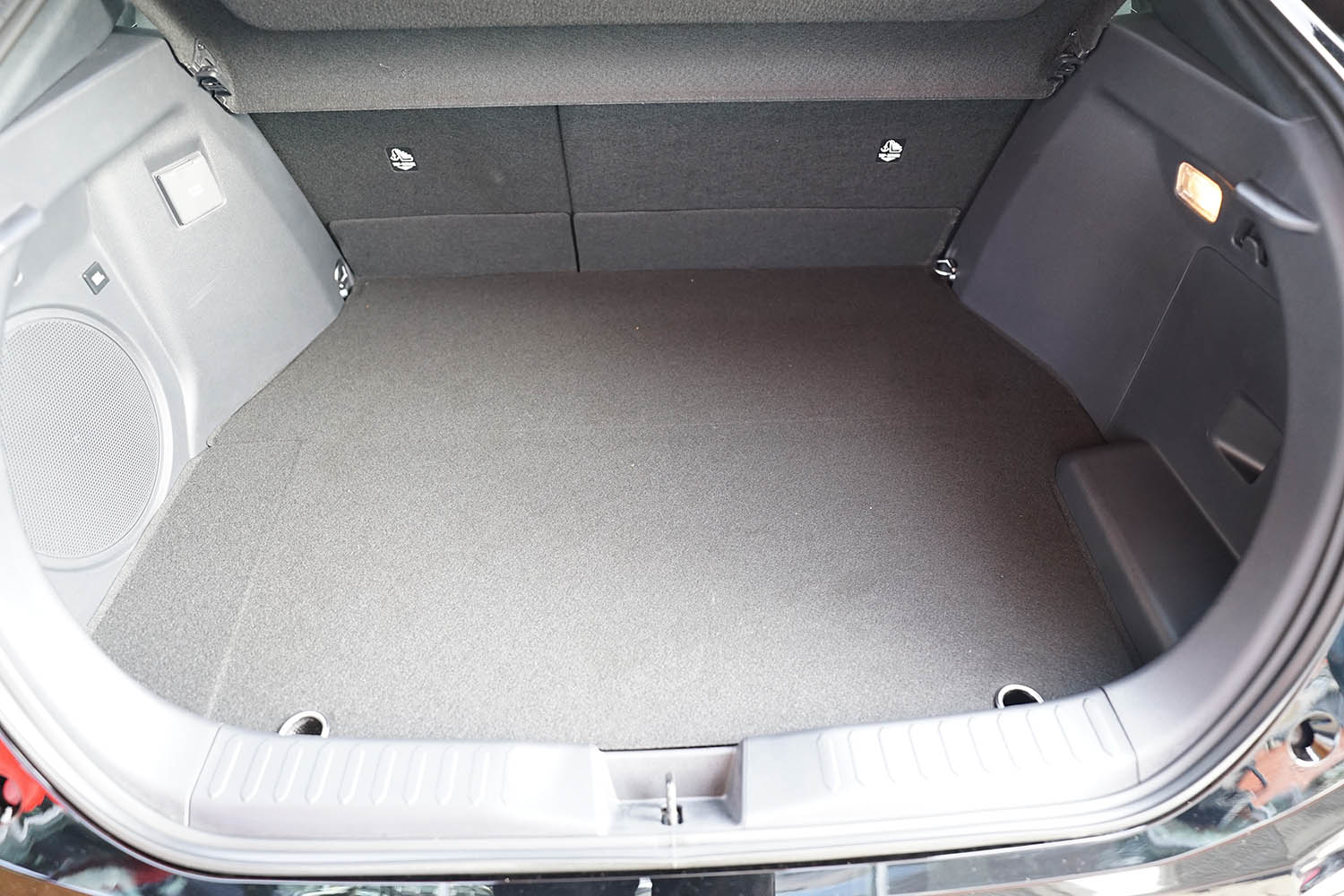 Tavite portbagaj Toyota C-HR PHEV, caroserie suv, an fabricatie 10.2023 - prezent, cu/fara subwoofer | 194286BSC