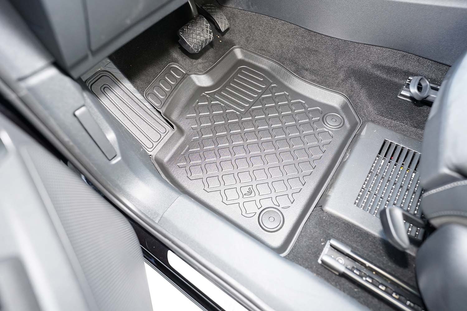 Covorase auto tip tavita Volkswagen Tayron, an fabricatie 03.2025 - prezent, caroserie suv 5-7 locuri, fara rand 3 | 603904