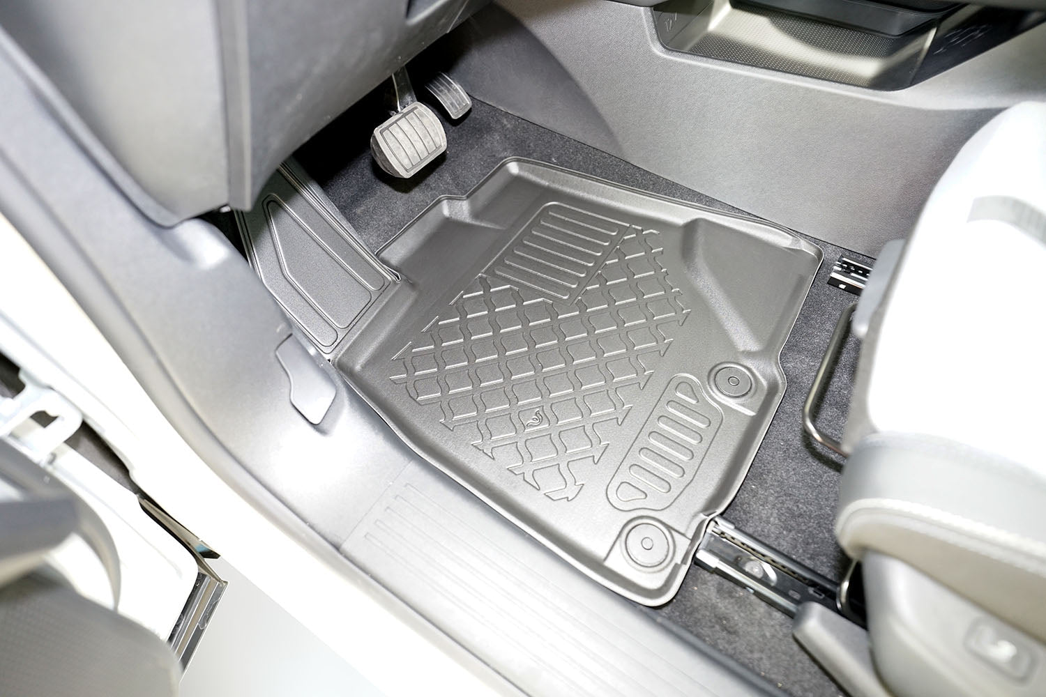 Covorase auto tip tavita Opel Grandland II Hybrid (MHEV), an fabricatie 10.2024 - prezent, caroserie suv nu corespunde pentru electric, al 3-lea rand exclus | 604432