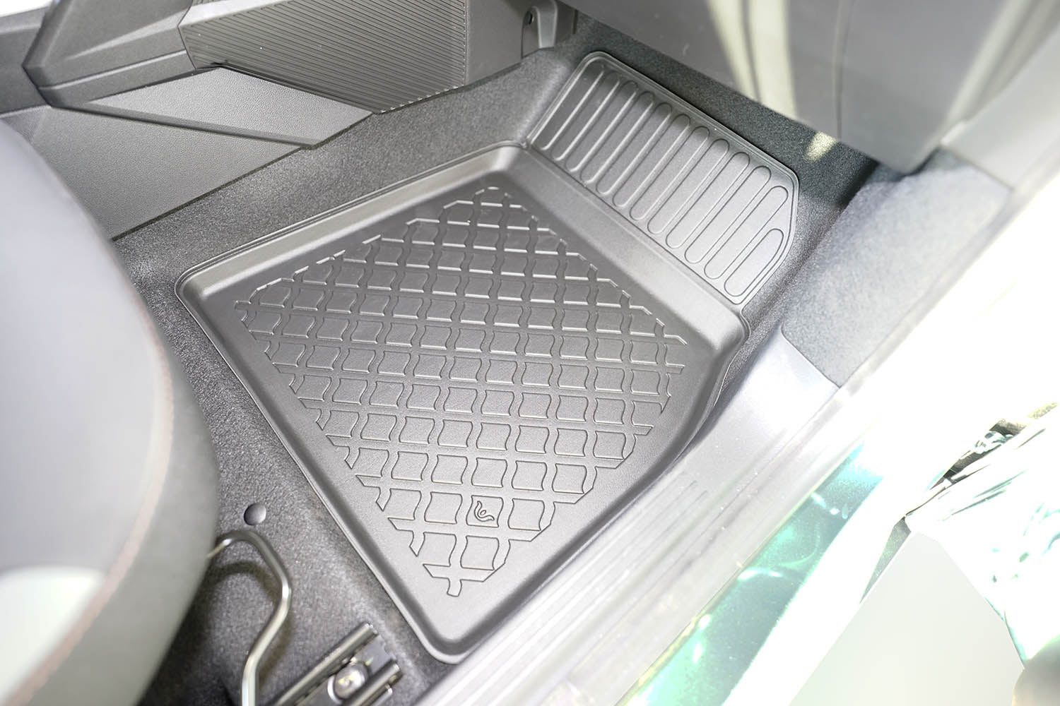 Covorase auto tip tavita Dacia Bigster Hybrid, an fabricatie 03.2025 - prezent, caroserie suv nu corespunde pentru mhev | 604540